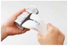 采用了觸控讀取，操作極為簡單