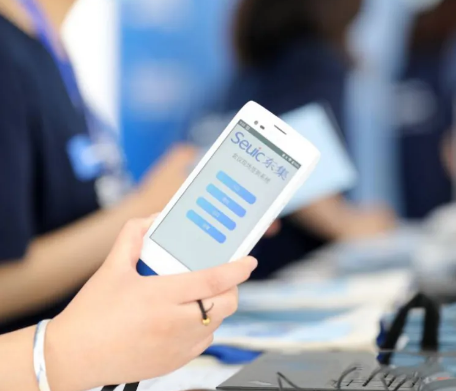 東集小碼哥.png 東集小碼哥.png